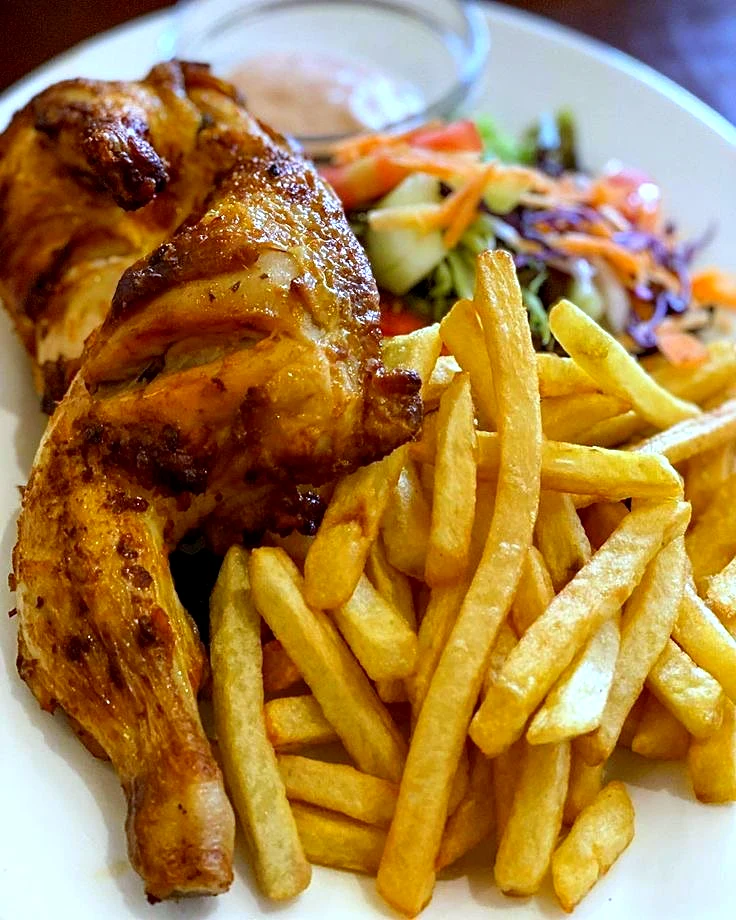 CUISSE DE POULET ET FRITE