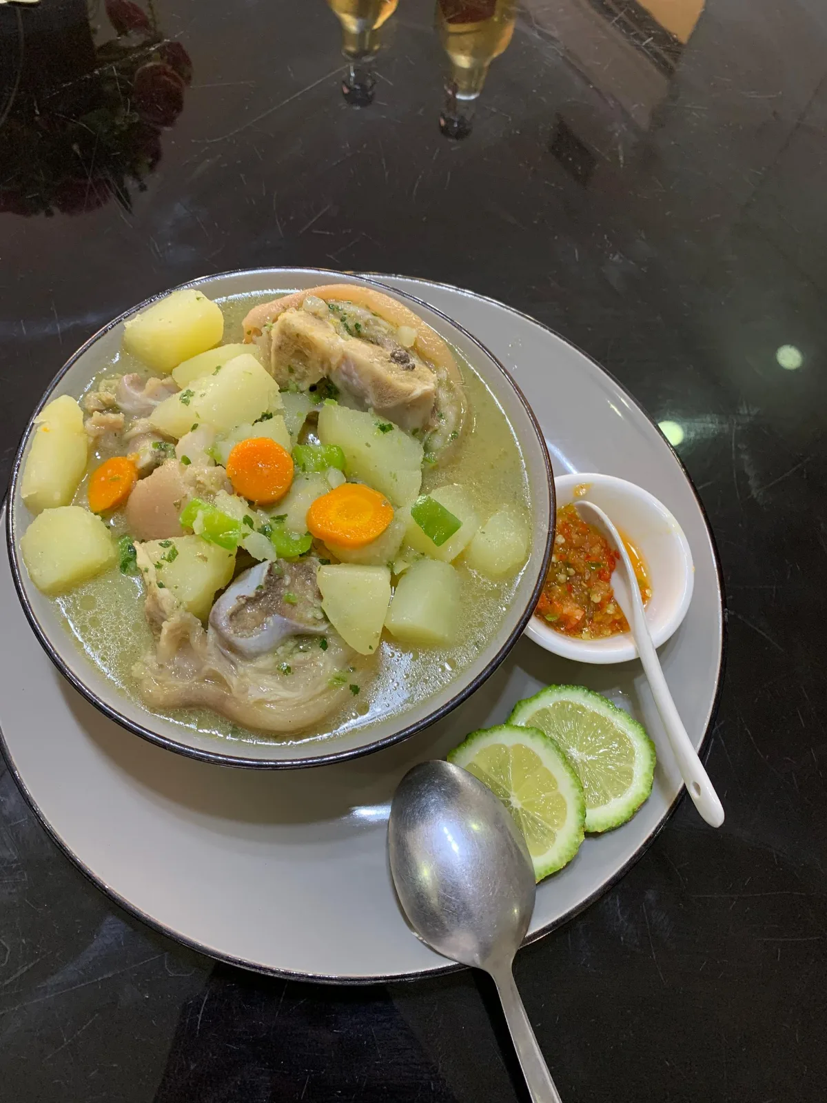 Patte de porc Soupe