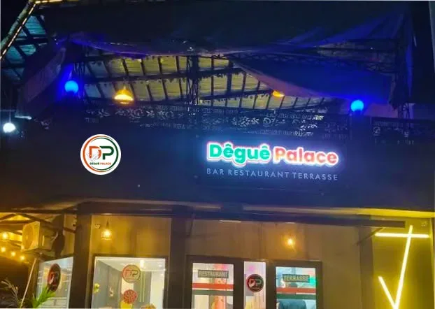     Bar-Terrasse