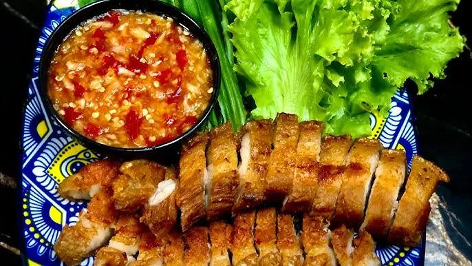 សាច់ជ្រូកបំពងទឹកត្រីកោះកុង