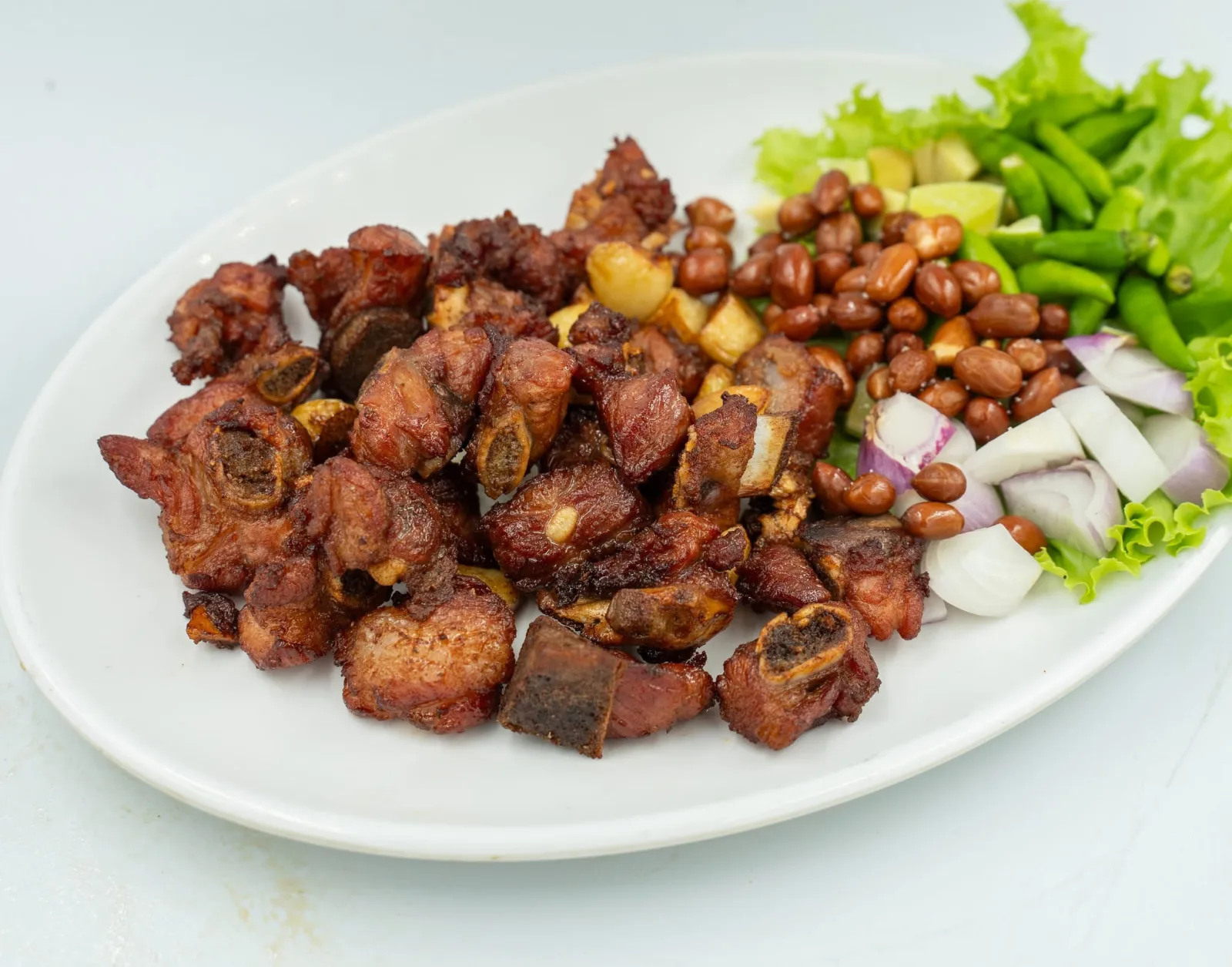 ណែមឆ្អឹងជំនីជ្រូក